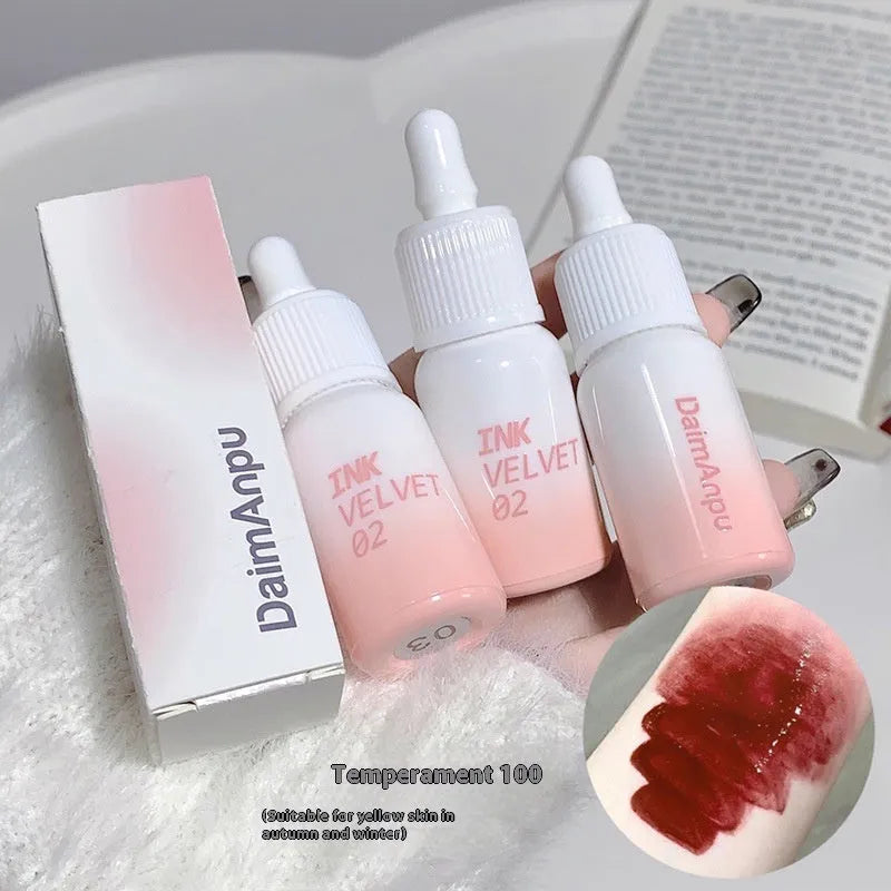Mirror Lip Lacquer tube in 3.5g size showing glossy finish