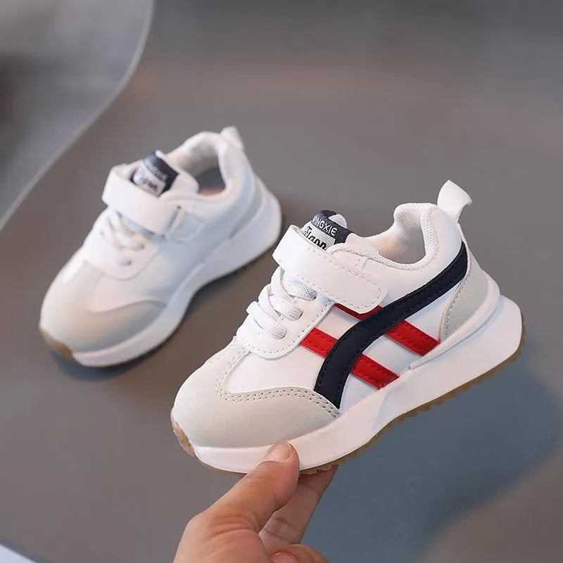 Children's white casual sneakers with velcro fastening and rubber sole