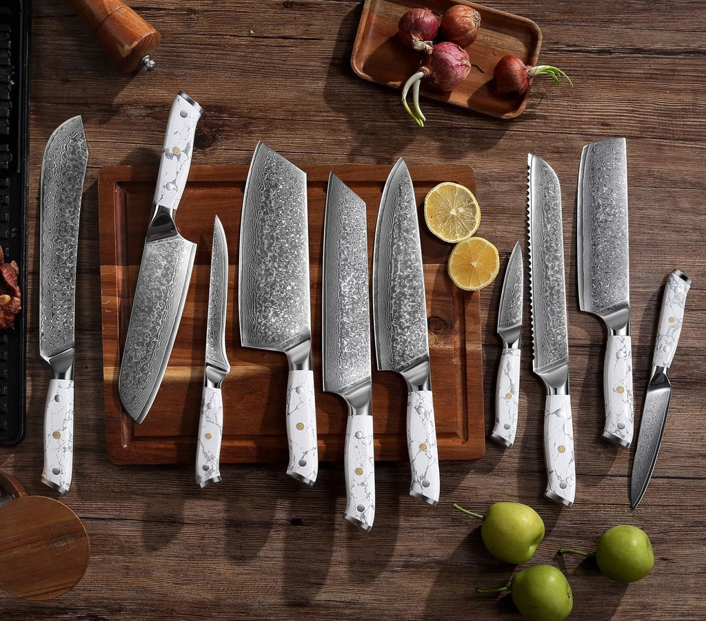 Damascus pattern chef knife with VG10 steel blade, 21cm cutting edge, modern handle design