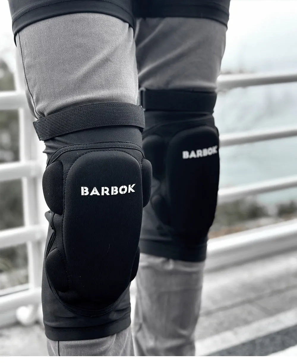 Black spandex hip protection pants with NBR foam padding for roller skating and skiing safety