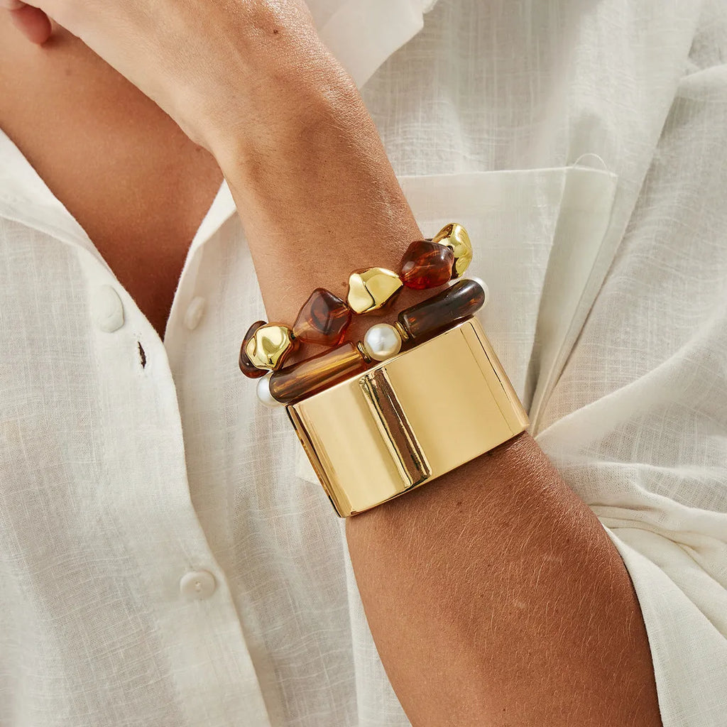 Vintage beaded amber blooming resin wide bracelet with electroplated alloy in gold or coffee colour.