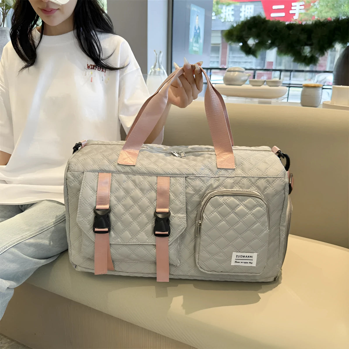 Unisex handheld travel bag in Oxford cloth with polyester lining, 20-35 litre capacity, shown in a listed colour