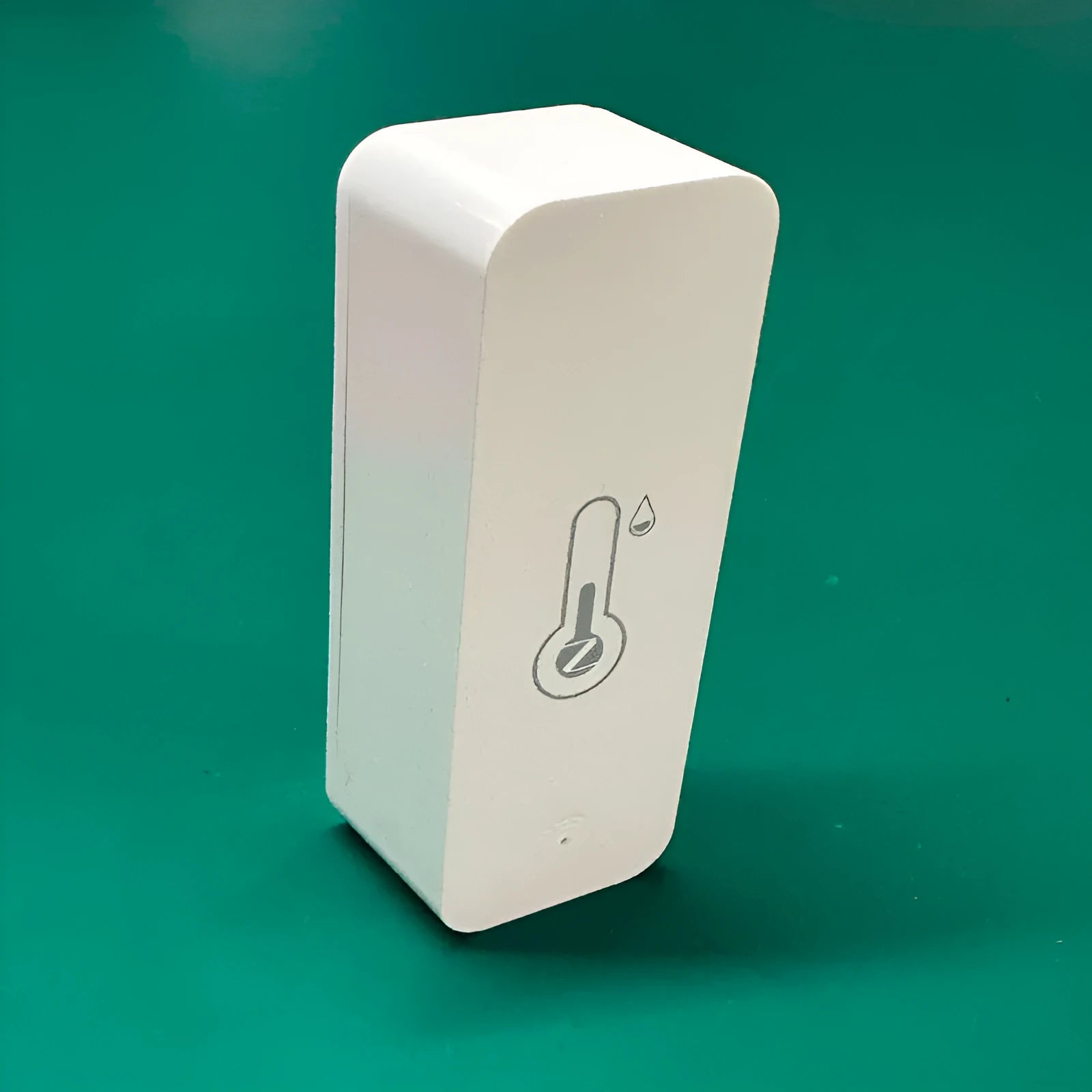 WiFi Zigbee temperature humidity sensor with ABS plastic housing, 72x25x20mm dimensions