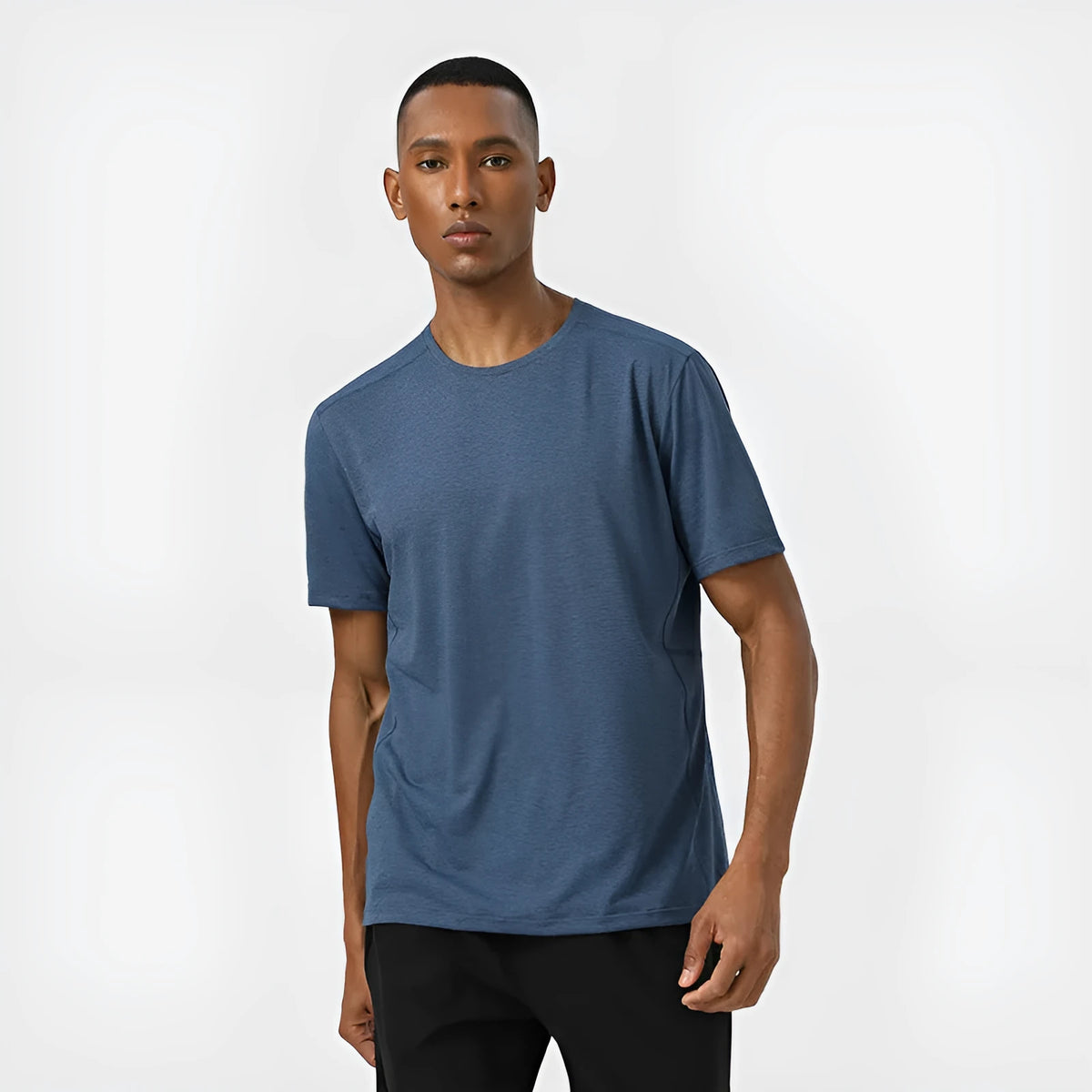 Summer sports short sleeve shirt in polyester fabric with reflective elements