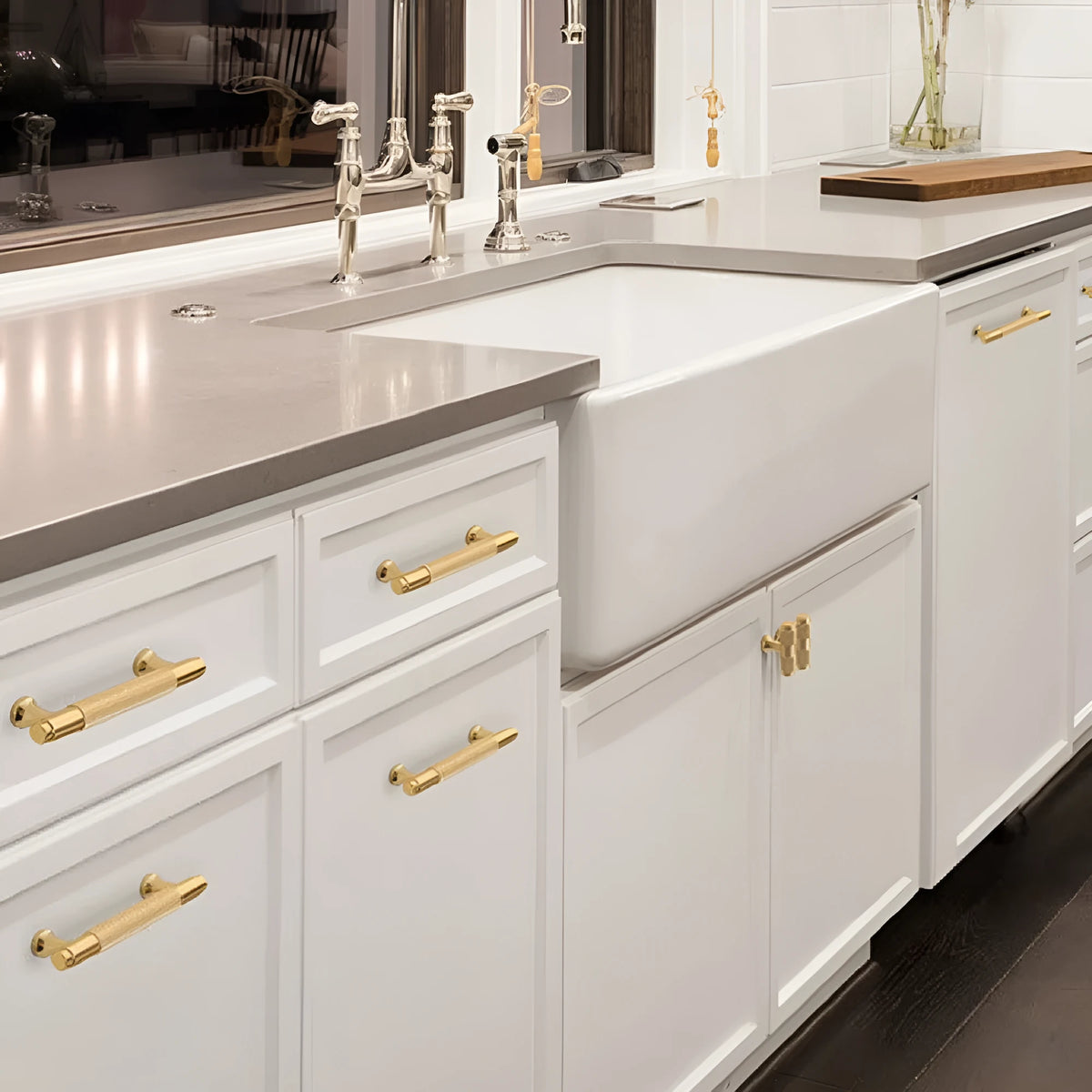 Brushed brass aluminium alloy furniture handle with light luxury finish for cabinet doors and drawers