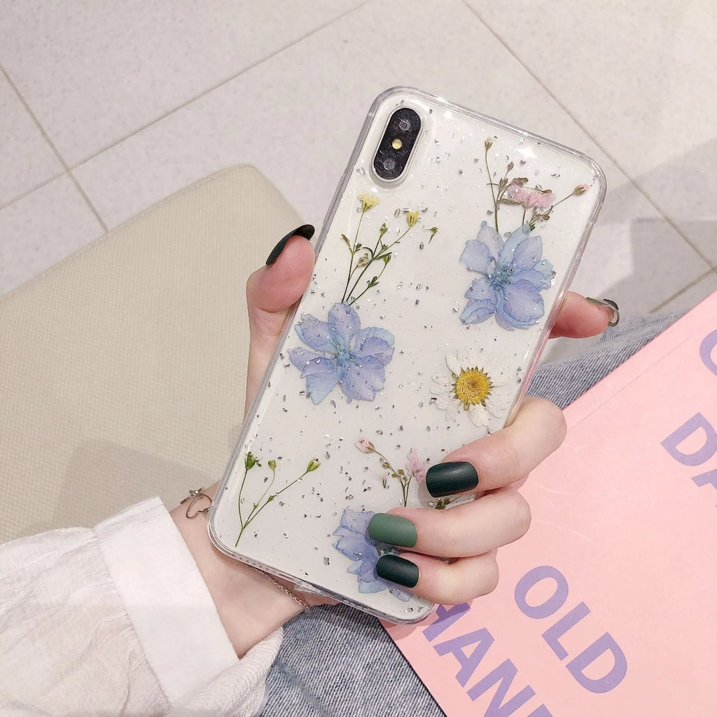 Real dried daisy flower phone case with gold glitter epoxy finish, transparent TPU back cover for iPhone
