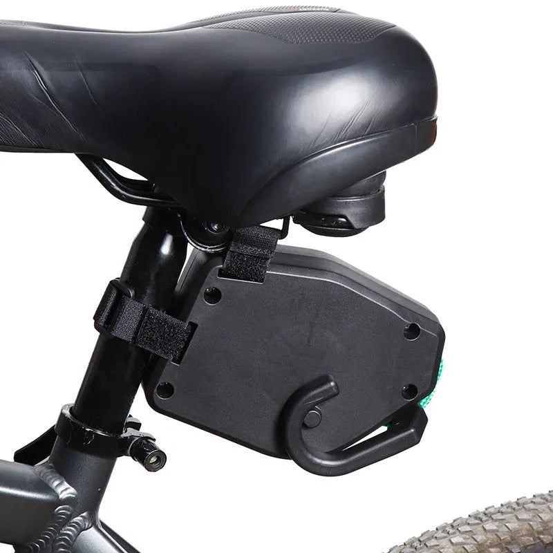 Black plastic trailer rope for connecting bicycle trailers to mountain bikes