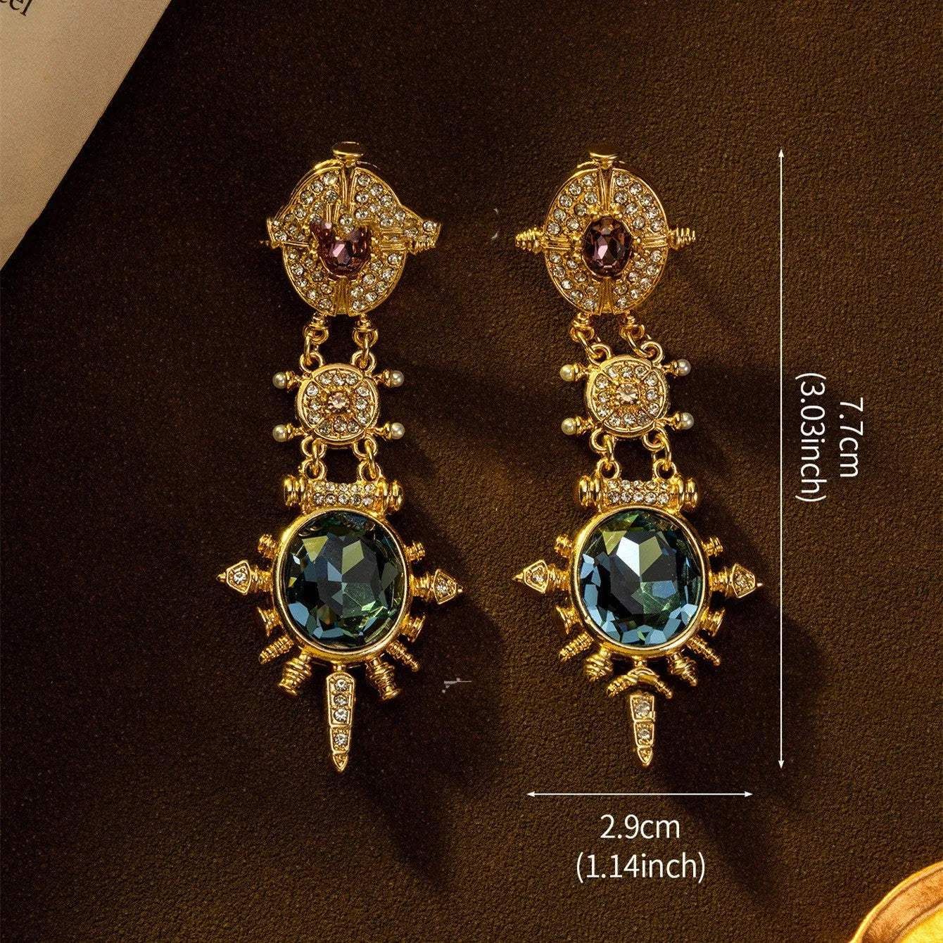 Gold colour geometric round retro stud earrings with court style design