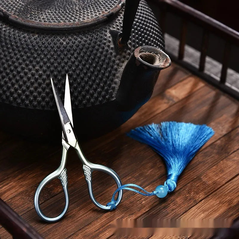 Mini stainless steel tea bag scissors for tea ceremony thread ends, available in gradually varied pink or silver