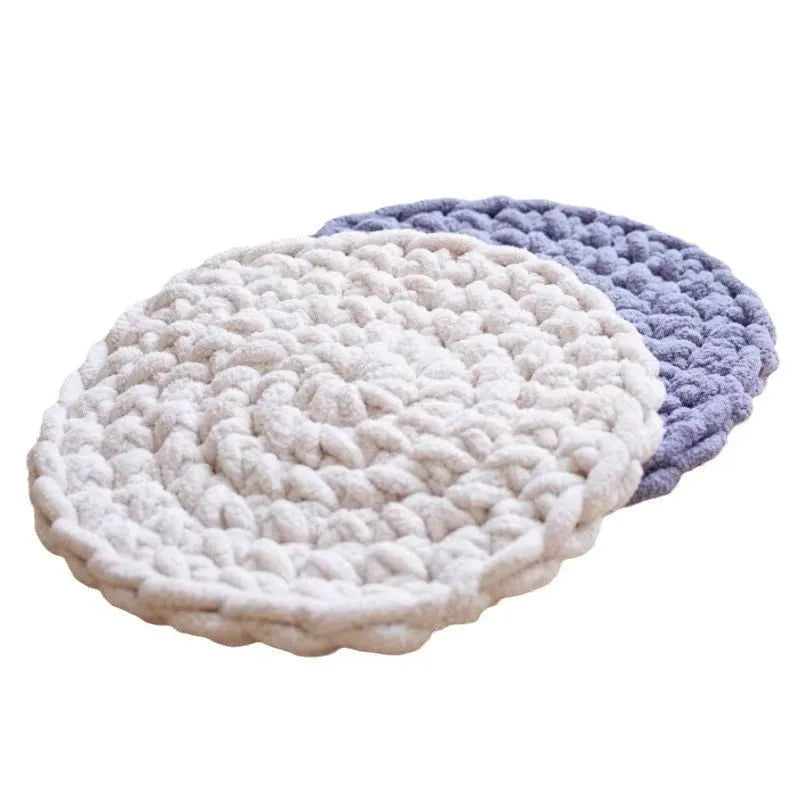 Hand-woven chenille thick needle wool pet mat for dogs and cats in six colours and five sizes
