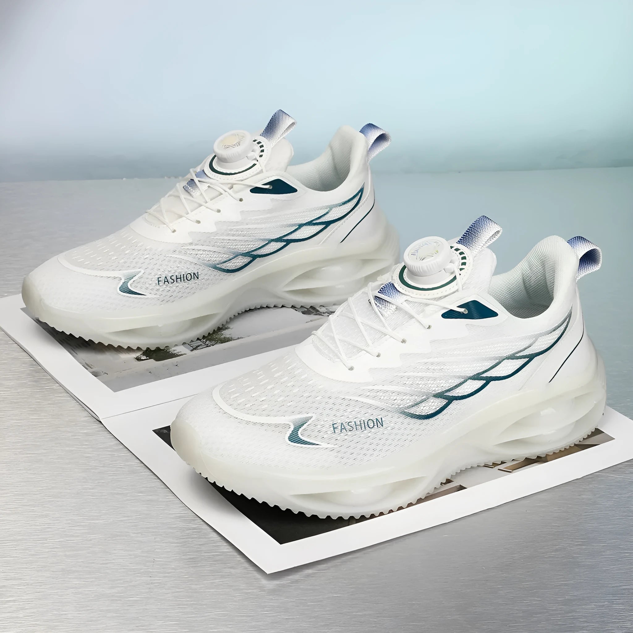 Casual low-top running shoes in sky blue with breathable mesh upper and rubber sole