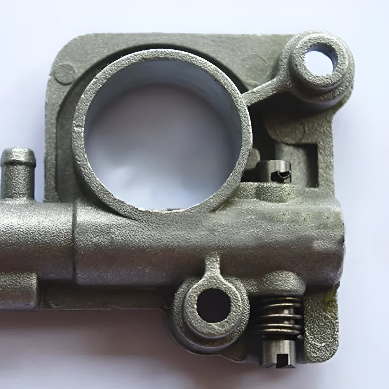 Chainsaw oil pump accessory for CS-350 CS2600 and CS2700 models in photo colour