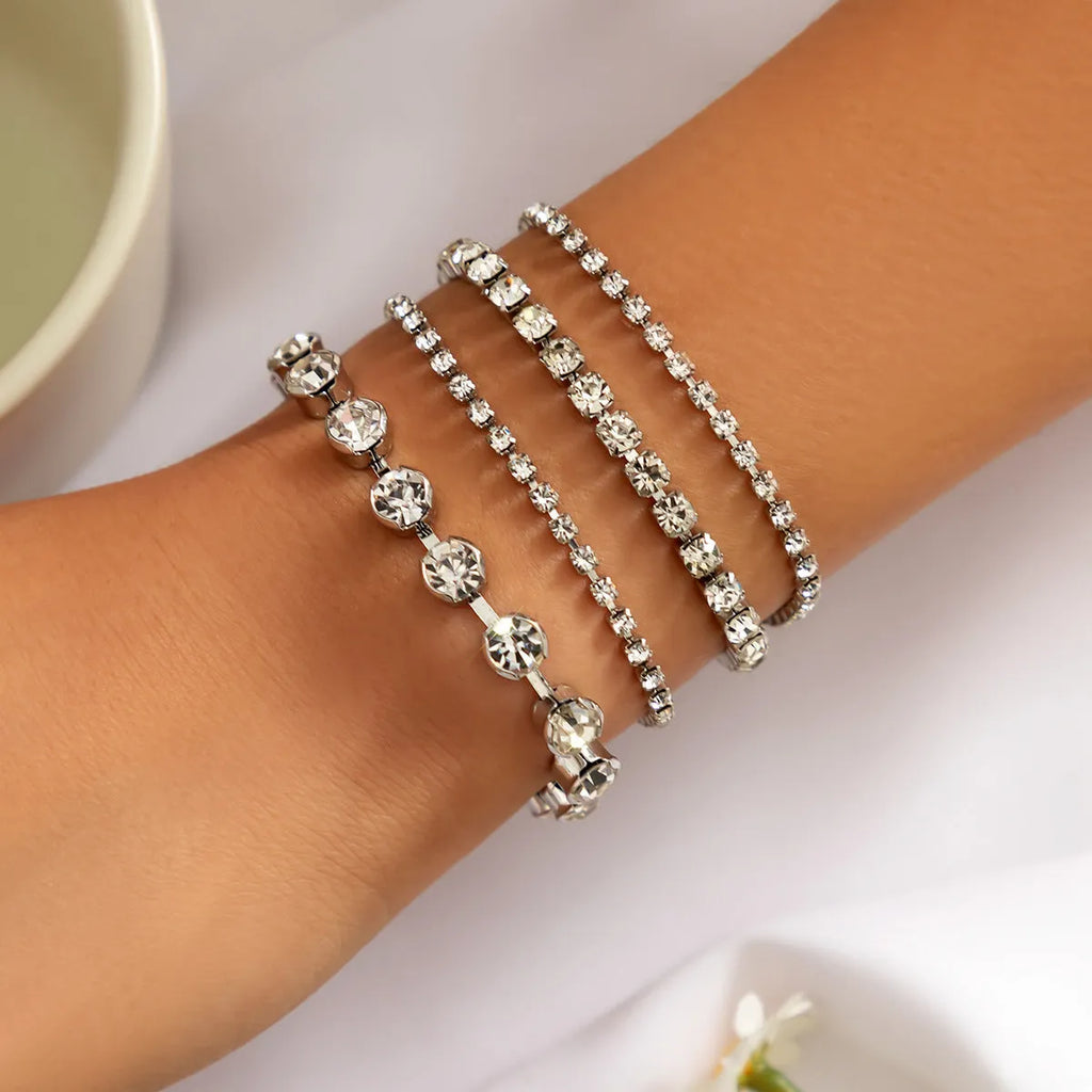 Retro pearl chain beaded bracelet set in gold and white K alloy with heart shape, 3 or 4 pieces