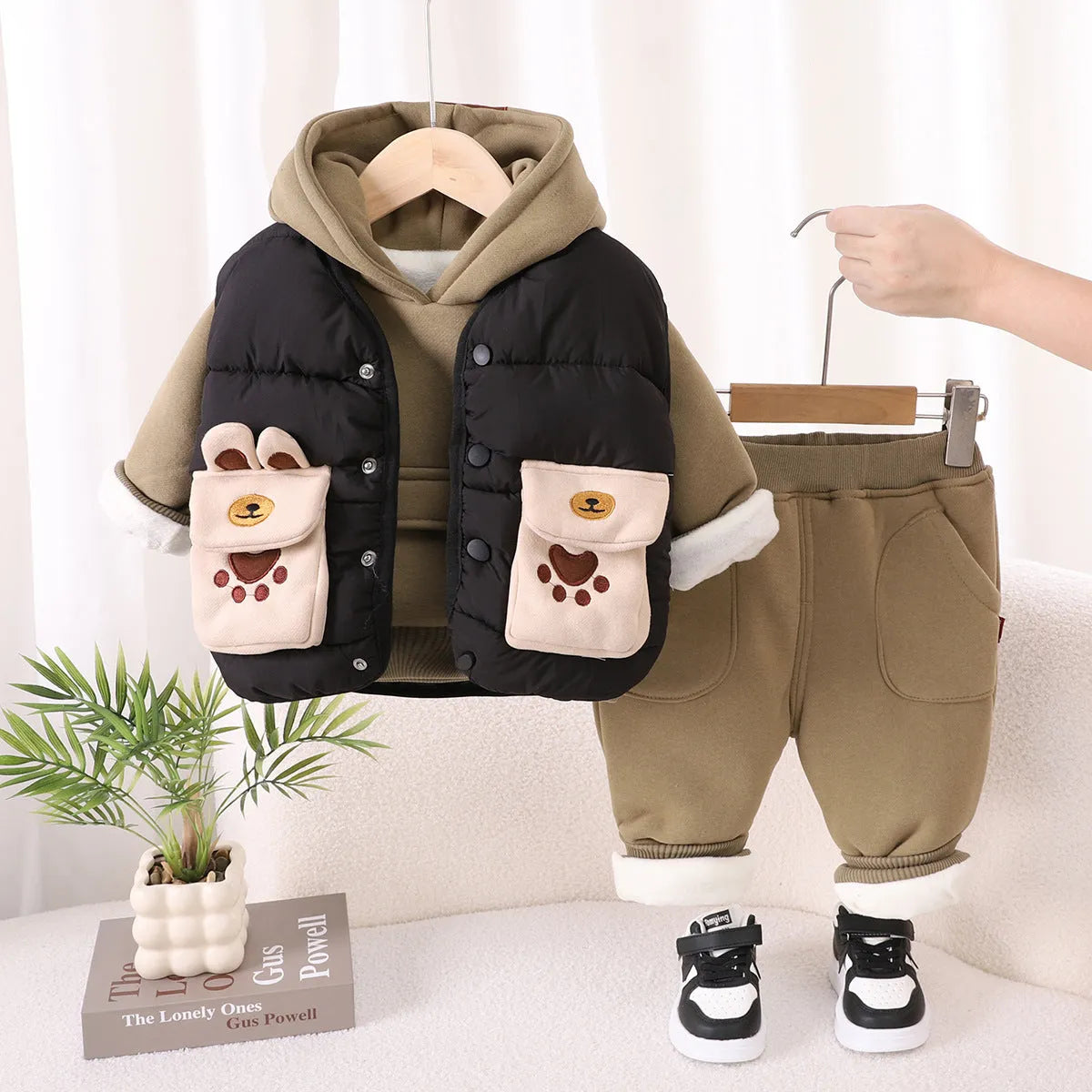 2025 new autumn winter boys cotton fleece-lined three-piece suit with hooded jacket trousers vest in beige khaki
