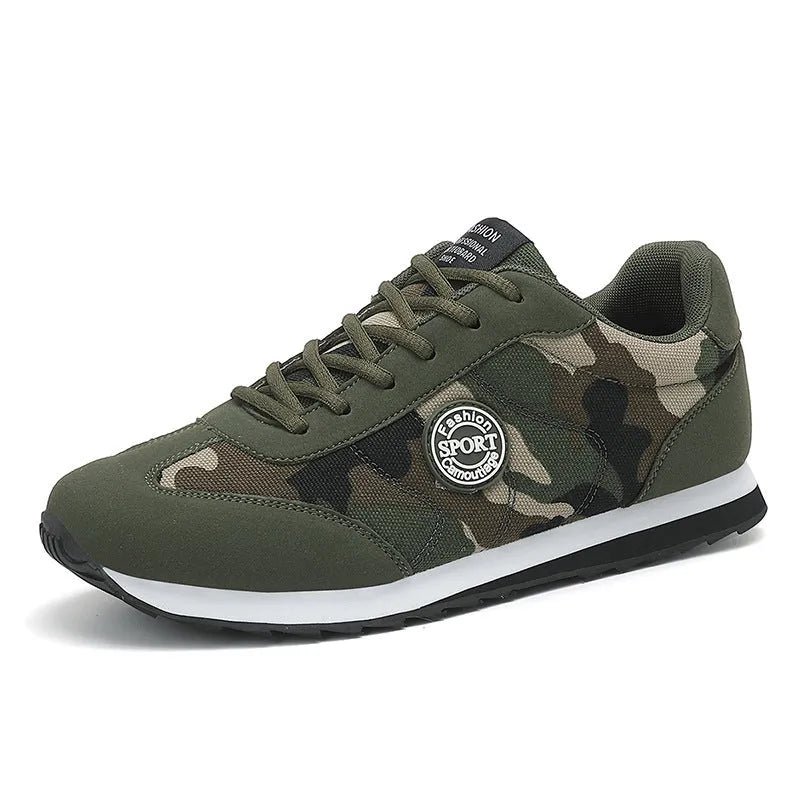 Camouflage pattern suede sports running shoes with low-top design and foam sole
