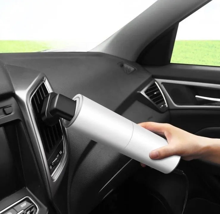 Handheld car vacuum cleaner, 120W 12V, 21.5cm high and 5.4cm diameter, with 3m cord and two nozzles, in white or black