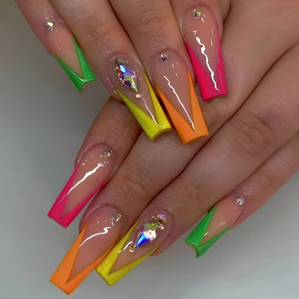 Detachable nail tips with cartoon love hearts in diamond colour French style