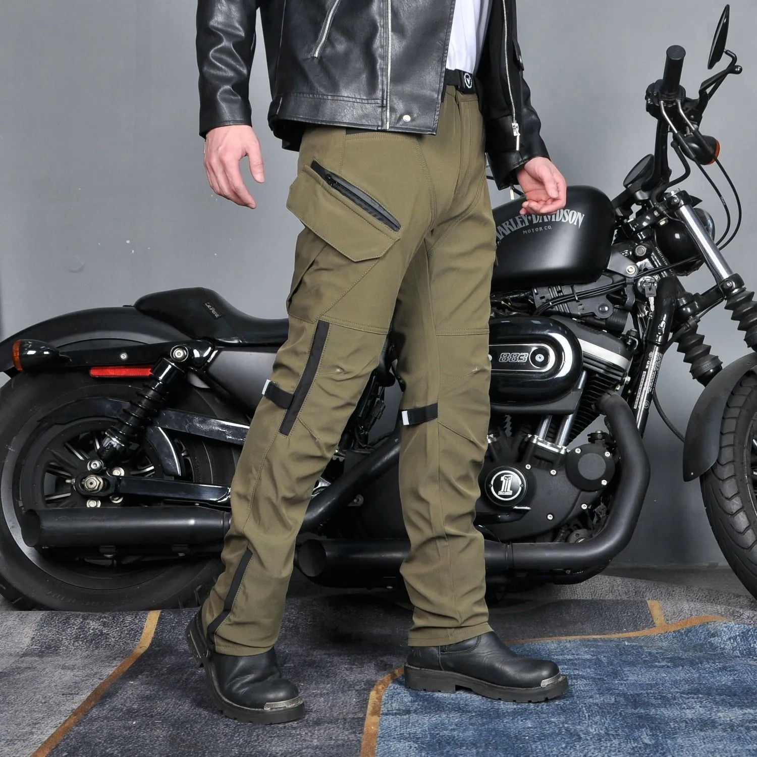 Motorcycle waterproof cycling trousers with belt and protective gear in black or green colour options
