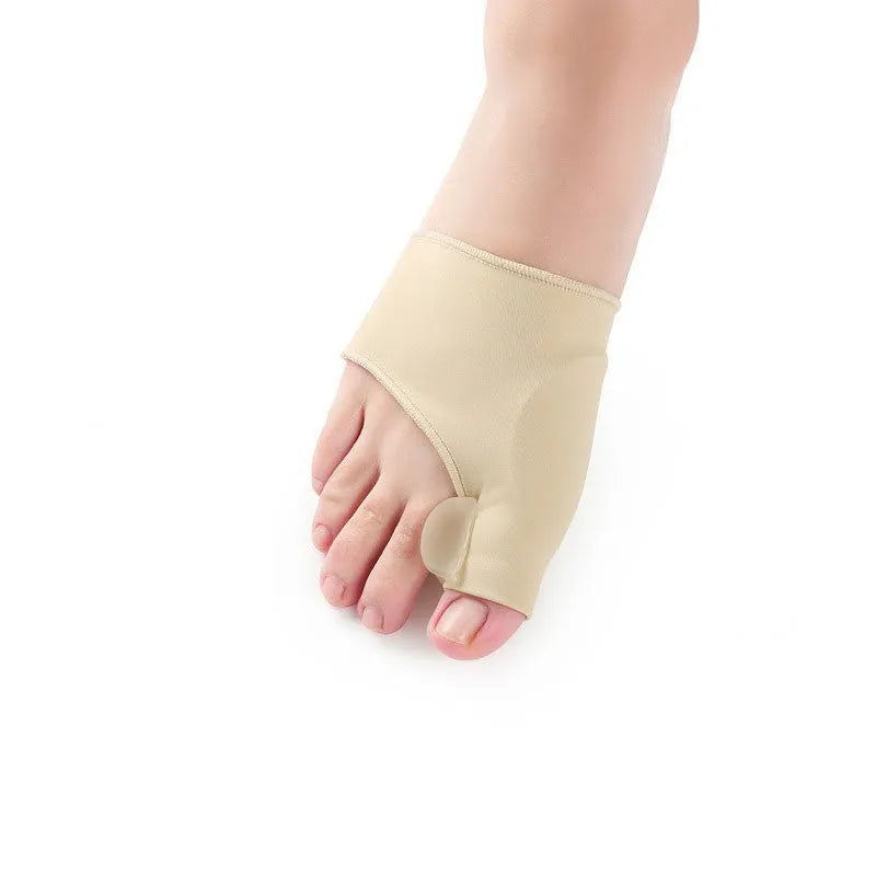 Corrective toe socks with a soft gel bunion pad and toe separator in sizes S, M, L.