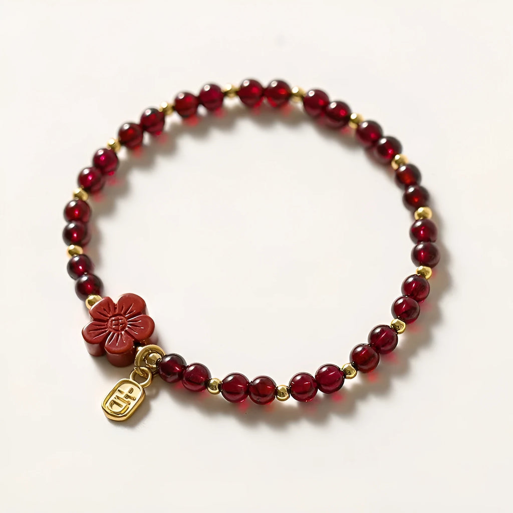 Natural freshwater pearl bracelet with crystal geometric shapes on elastic rope