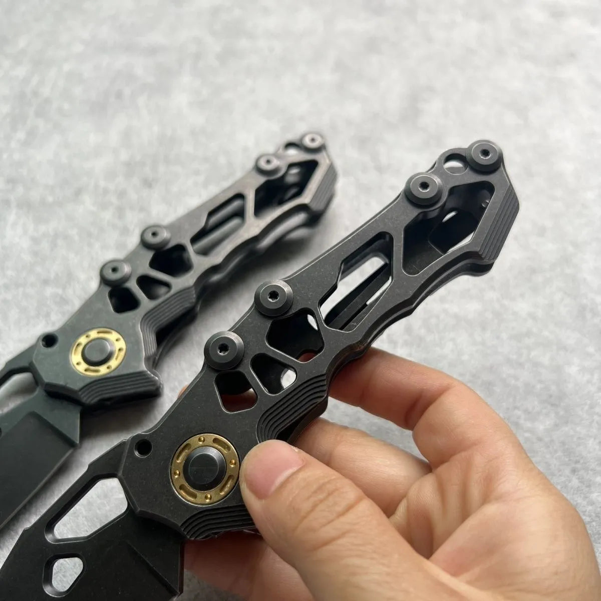 D2 steel folding knife with 9cm blade and 120mm handle for outdoor camping and hiking