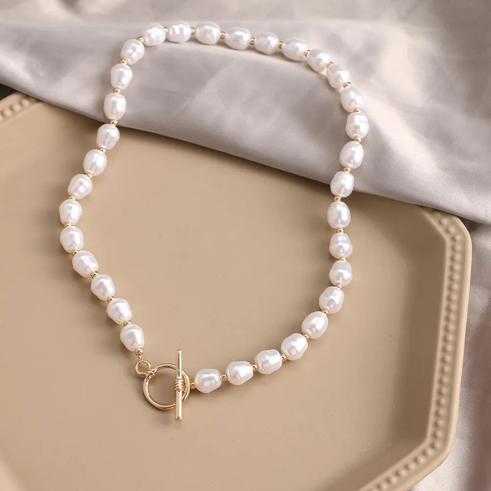 Vintage heart-shaped alloy pendant necklace with metal pearl chain, adjustable 41-50cm length