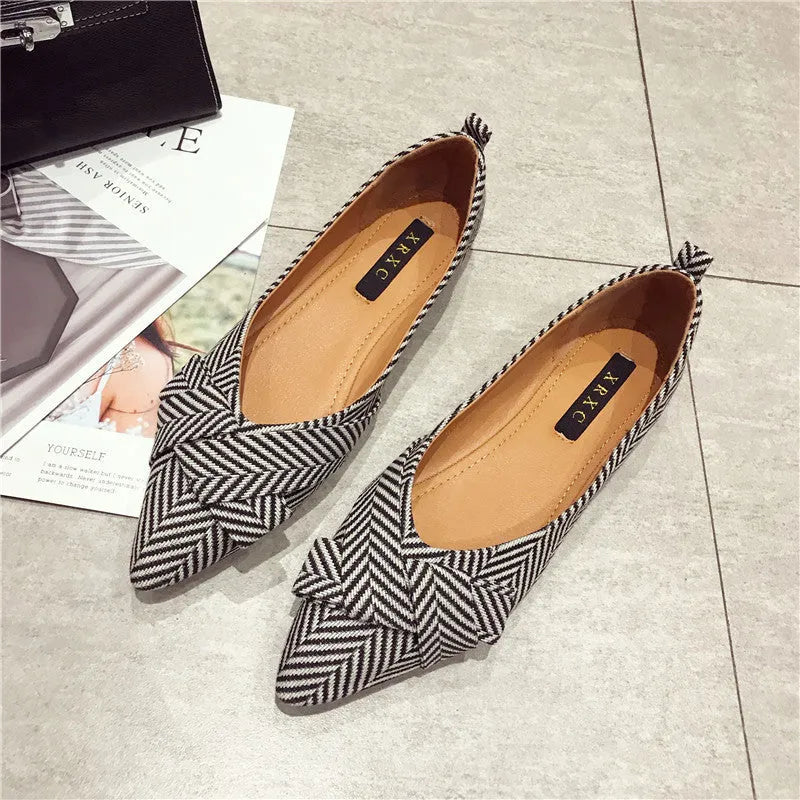 Women's Korean style pointed shallow mouth shoes in red and black with low flat heel