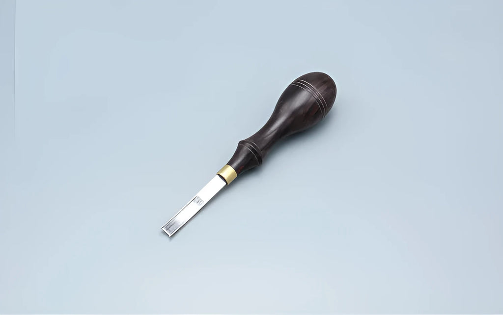 Leather thinning knife with wide shovel edge blade for sectional cutting and skiving