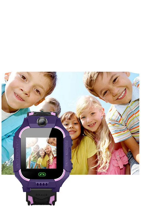 Z6 Q19 children's smart watch with GPS in green, showing the 1.44-inch touch screen on a wrist.