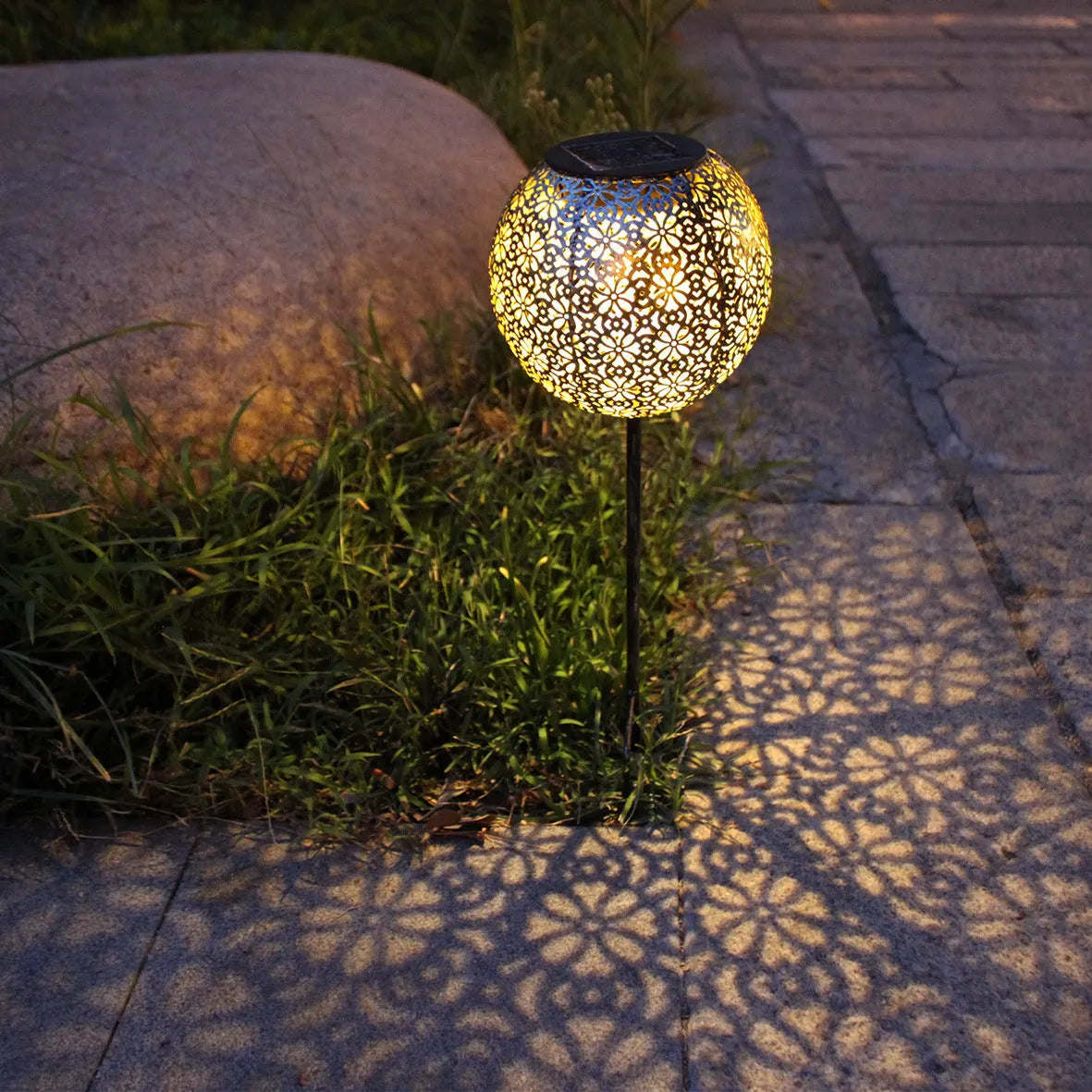 Solar wrought iron ground ball garden light, 15x15x46mm LED outdoor lamp with 6-12 hour continuous lighting