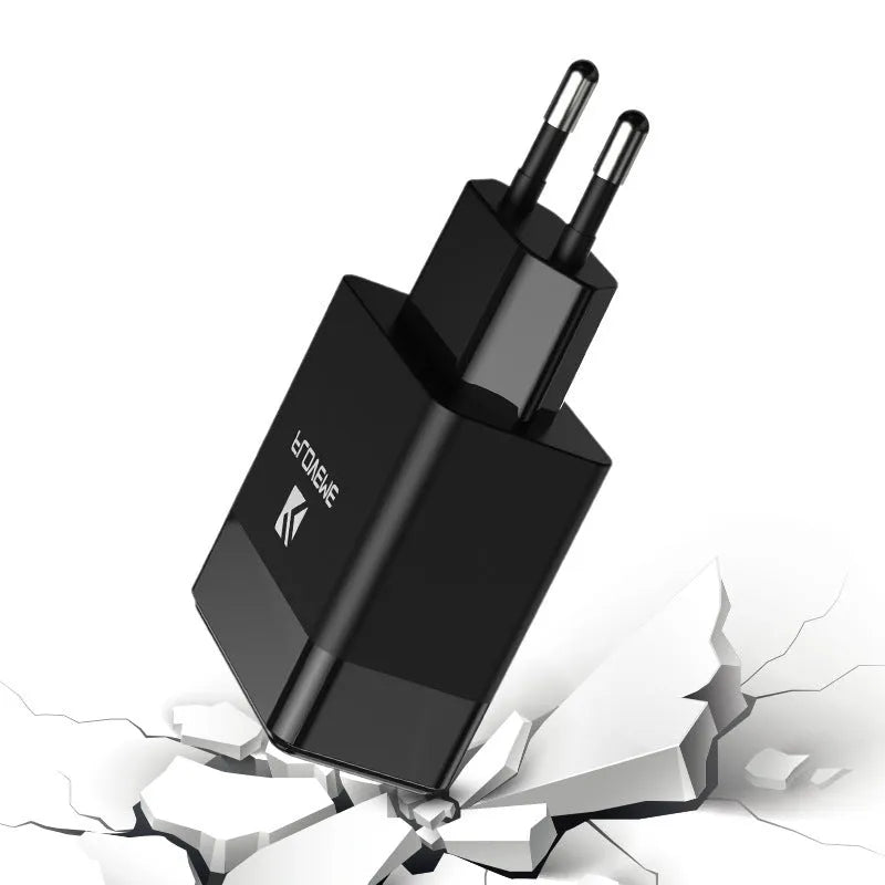 European and American standard travel charger with USB port for mobile device fast charging