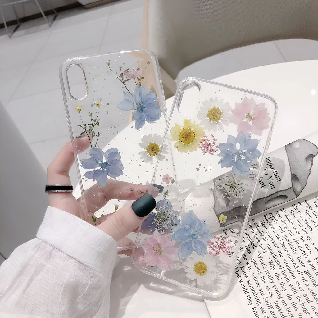 Real dried daisy flower phone case with gold glitter epoxy finish, transparent TPU back cover for iPhone