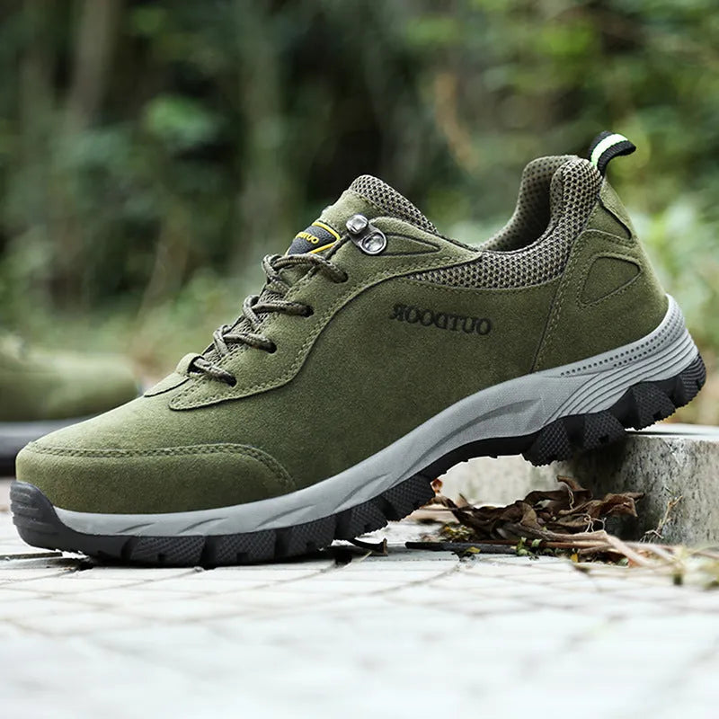 Men's low-cut hiking shoe in Army Green on a natural background