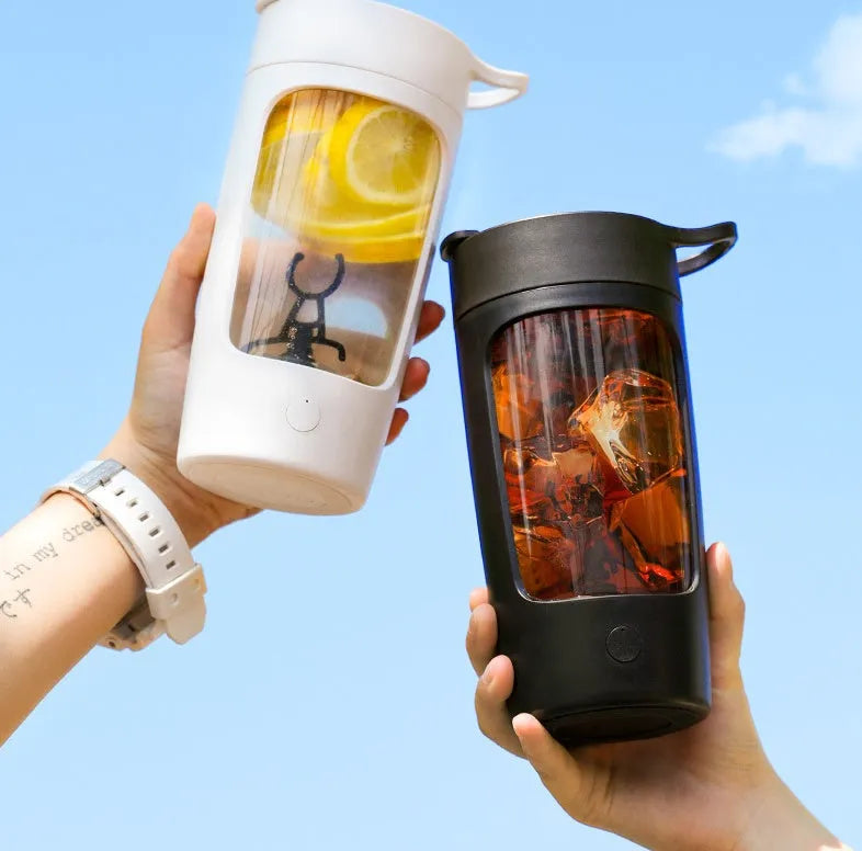 Portable rechargeable blender cup with 650ml capacity in blue colour option