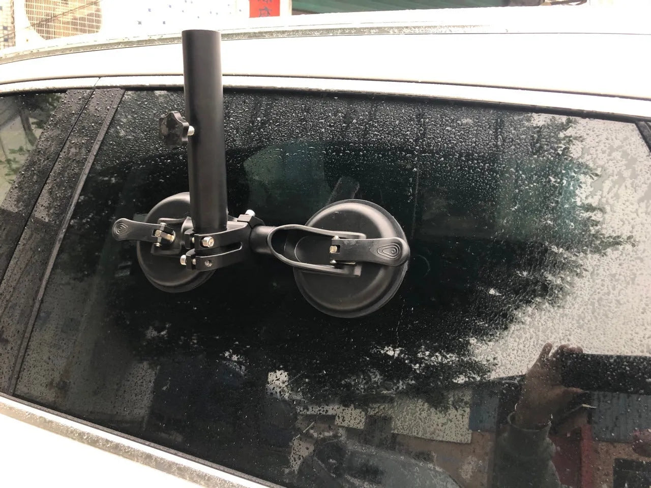 Black car suction cup flagpole base with rubber disc and ABS construction for vehicle window mounting