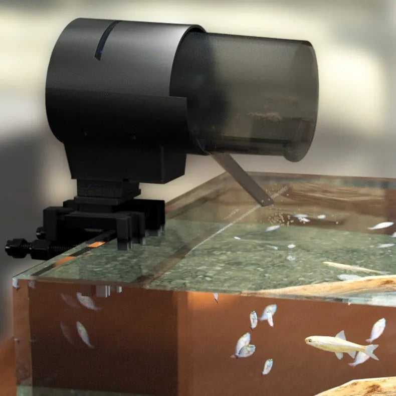 Black automatic aquarium fish feeder with 210ml silo, plastic body, 2 No. 5 battery power