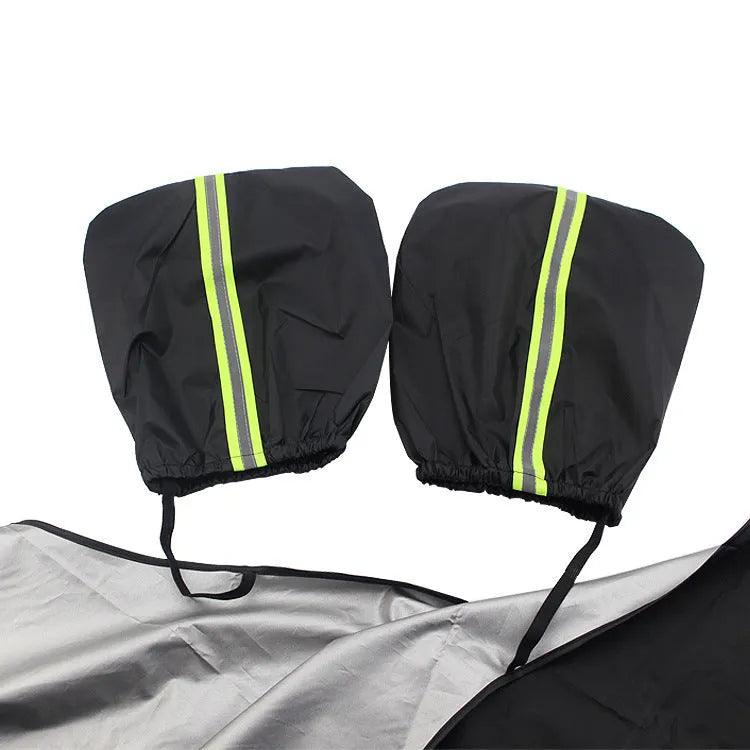 Car windshield snow cover in black and silver waterproof polyester taffeta, 210 x 120cm, with reflective night bar and four magnets.
