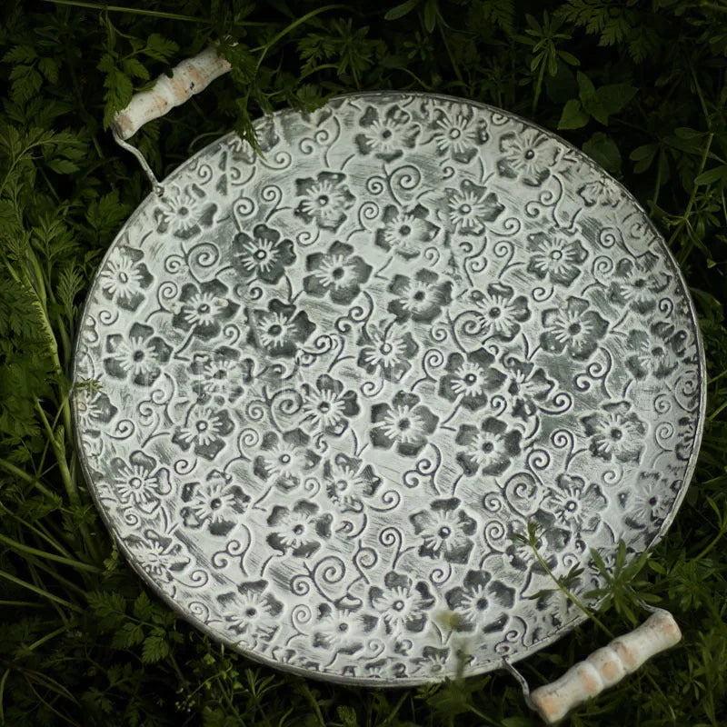 Round wrought iron storage tray with belt detail in European style