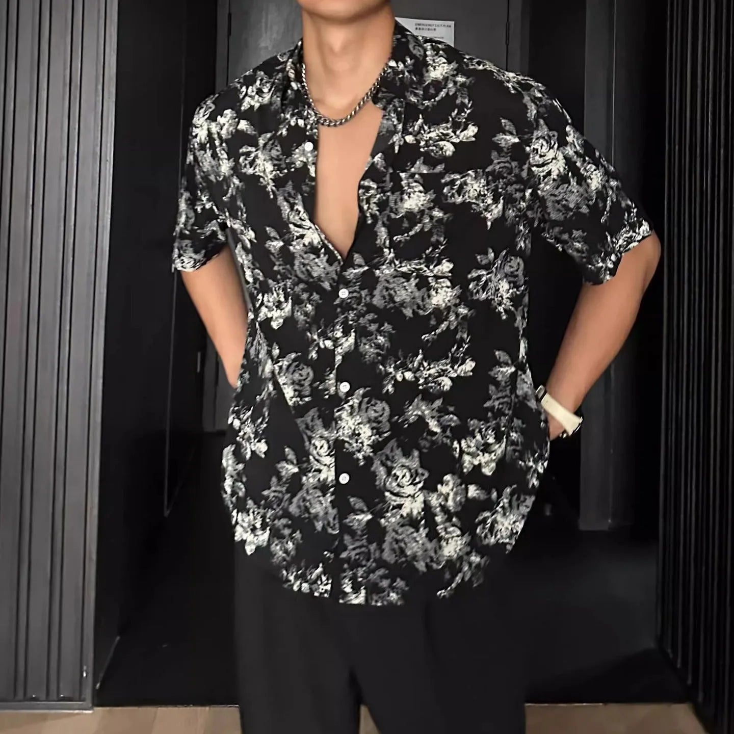 Men's loose fit floral printed short sleeve casual shirt in white or black