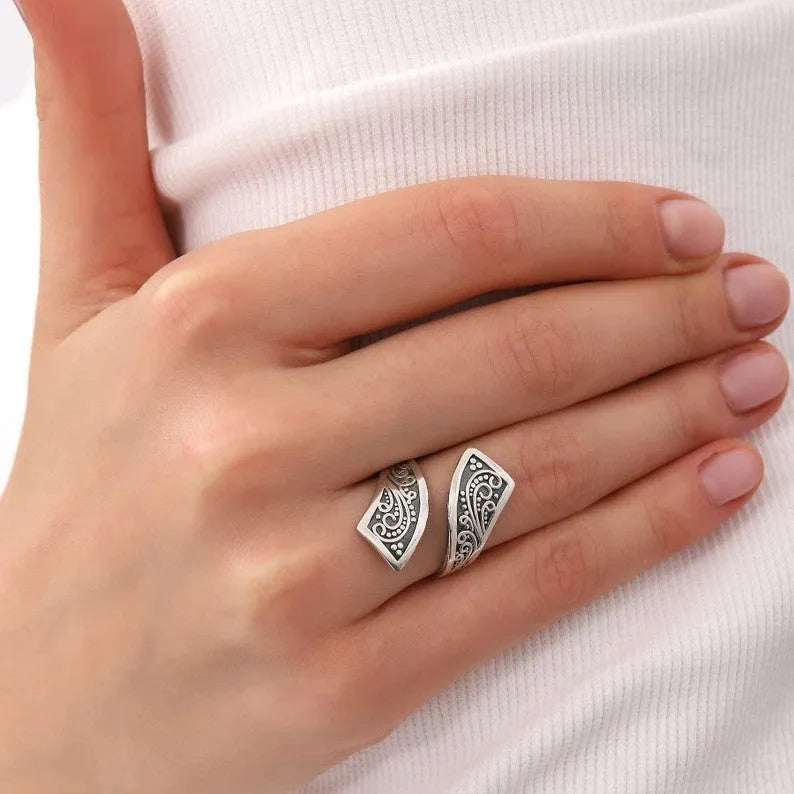 Silver tone adjustable opening alloy ring for women with retro minimalist design