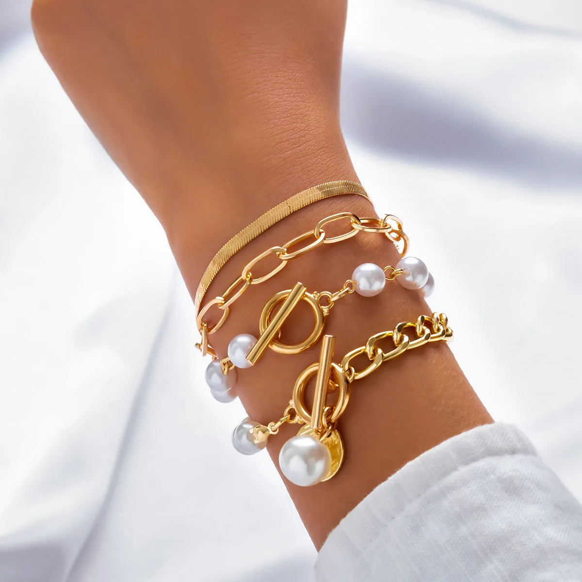 Retro pearl chain beaded bracelet set in gold and white K alloy with heart shape, 3 or 4 pieces