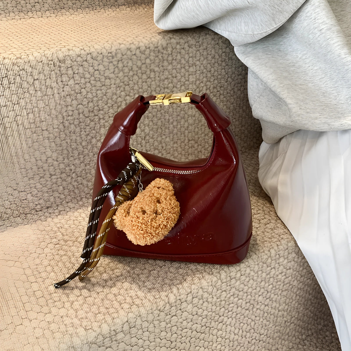 PU dumpling bag 20x9.5x20cm with sandwich pocket, available in black, brown, coffee, and red