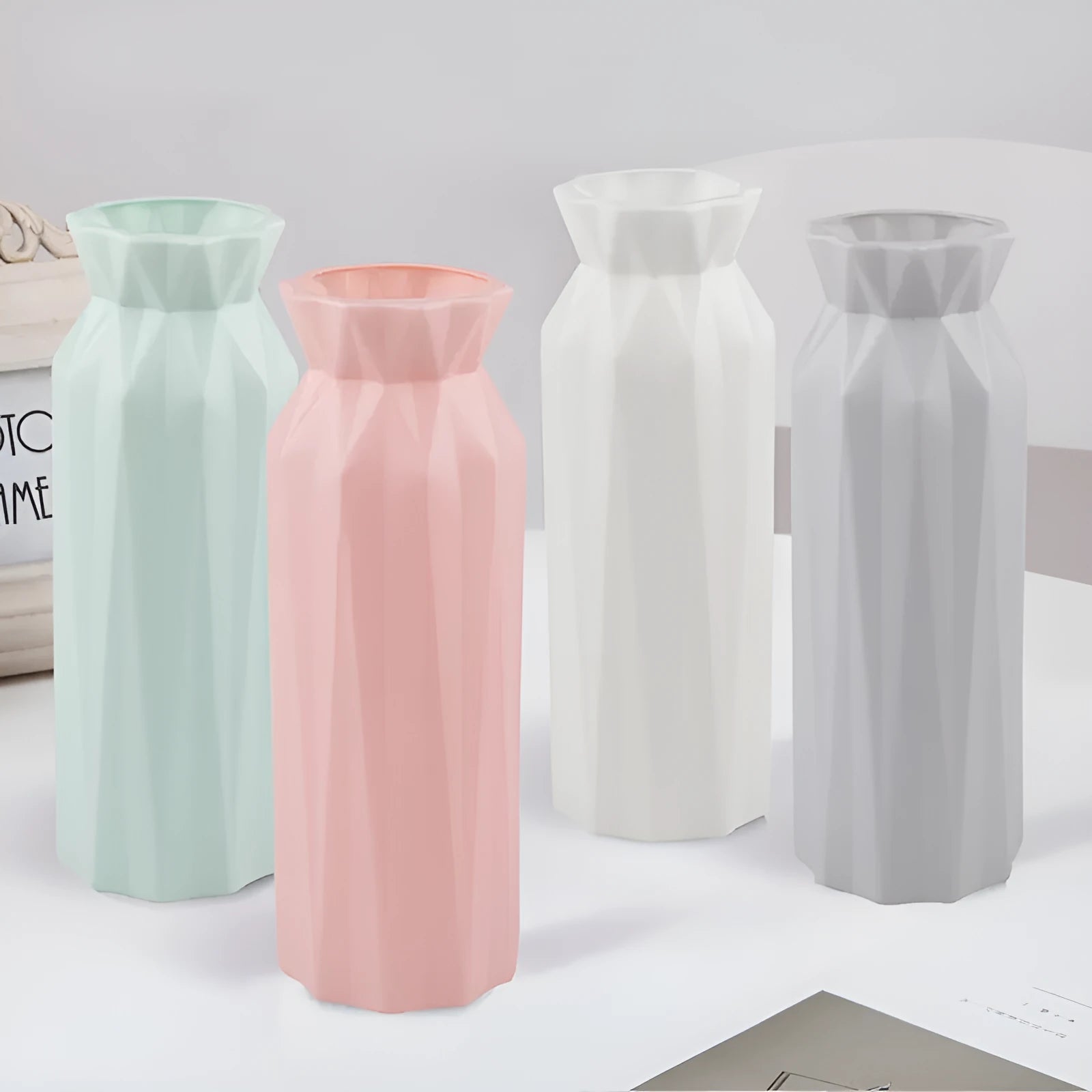 Green melamine plastic vase with 7.2cm base diameter for floral arrangements