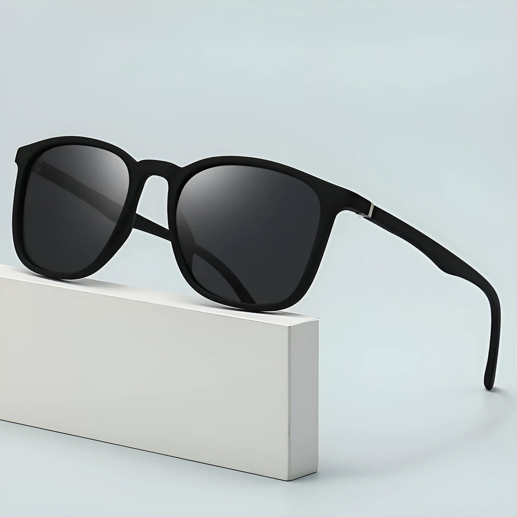 Men's polarised sunglasses with elastic spectacle foot and PC frame in multiple colour options