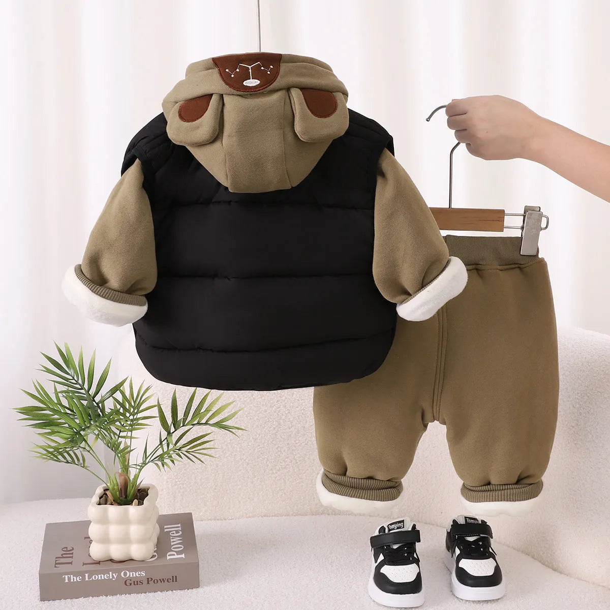 2025 new autumn winter boys cotton fleece-lined three-piece suit with hooded jacket trousers vest in beige khaki