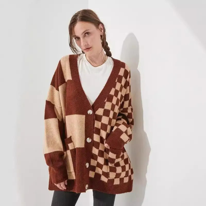 Grey loose slim fit knitwear cardigan with printed checks pattern and regular sleeves