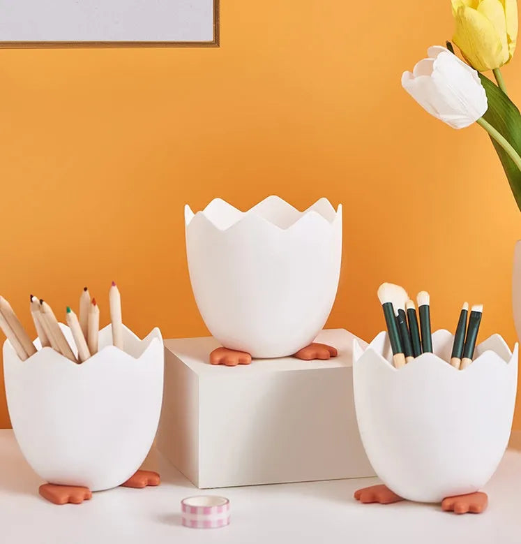 Cracked chicken pen holder desktop storage box in cartoon plastic style for stationery