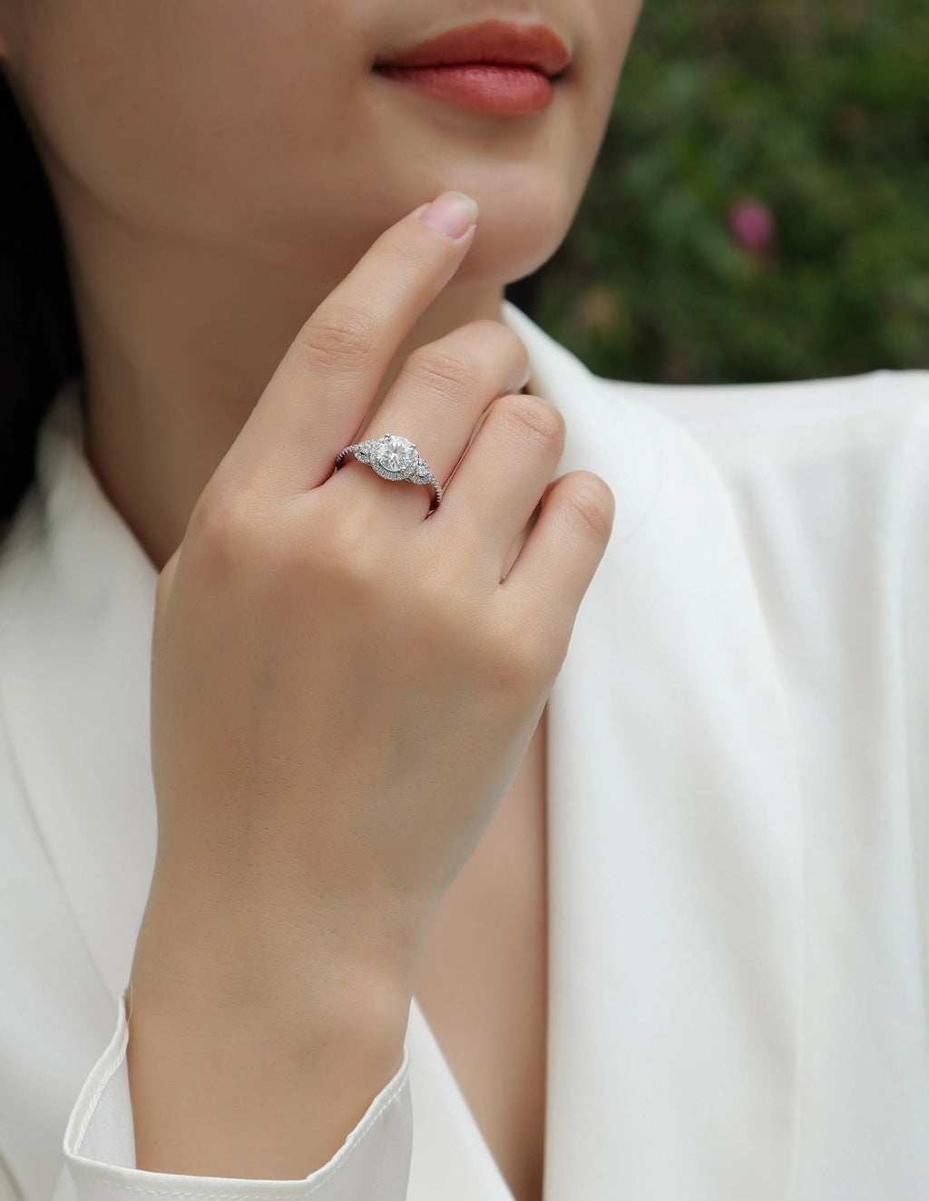 1 carat moissanite ring in S925 silver with platinum plating, sizes 5 to 9, 3.2 grams, with GRA certificate and gift box