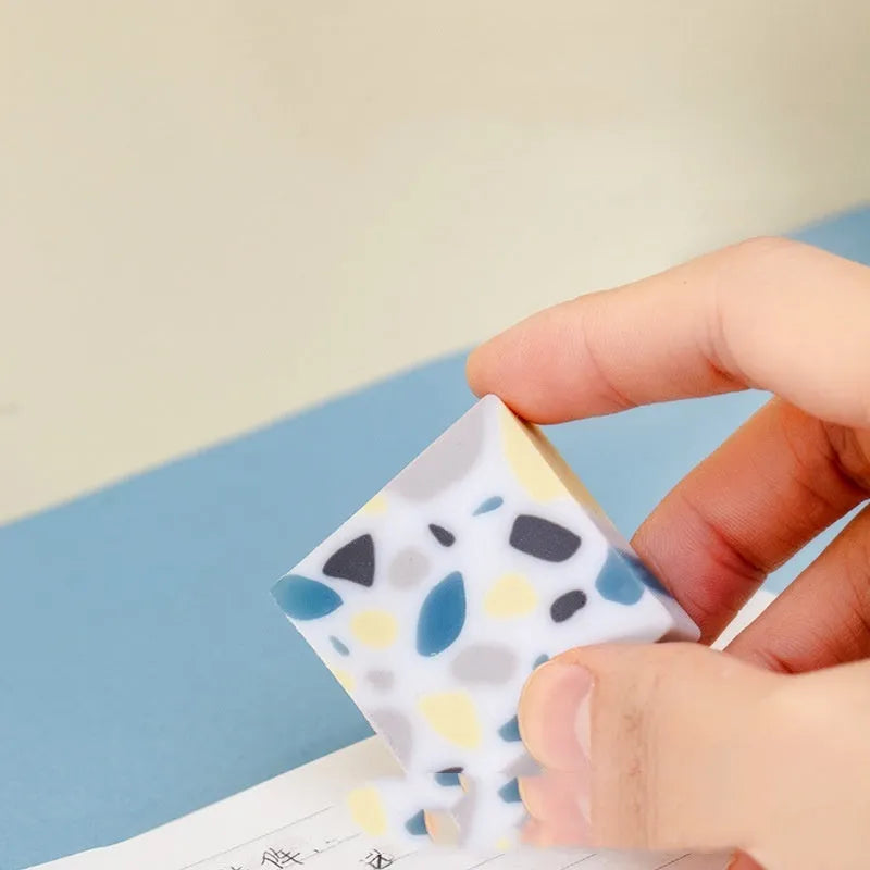Single piece brick shaped rubber eraser for students with traceless cleaning capability