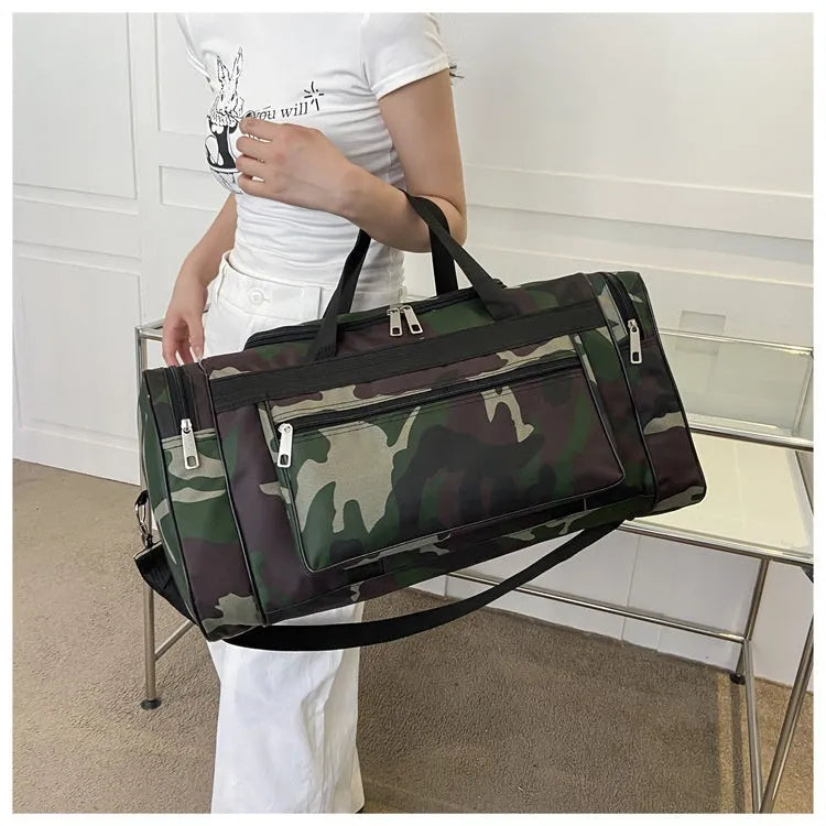Camouflage pattern waterproof luggage bag with polyester striped lining